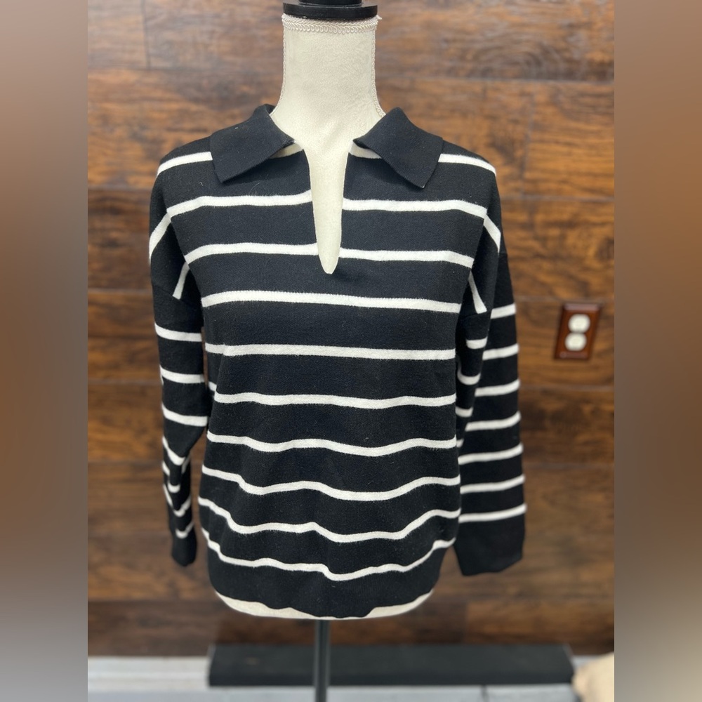 Soft long sleeves sweater size M
